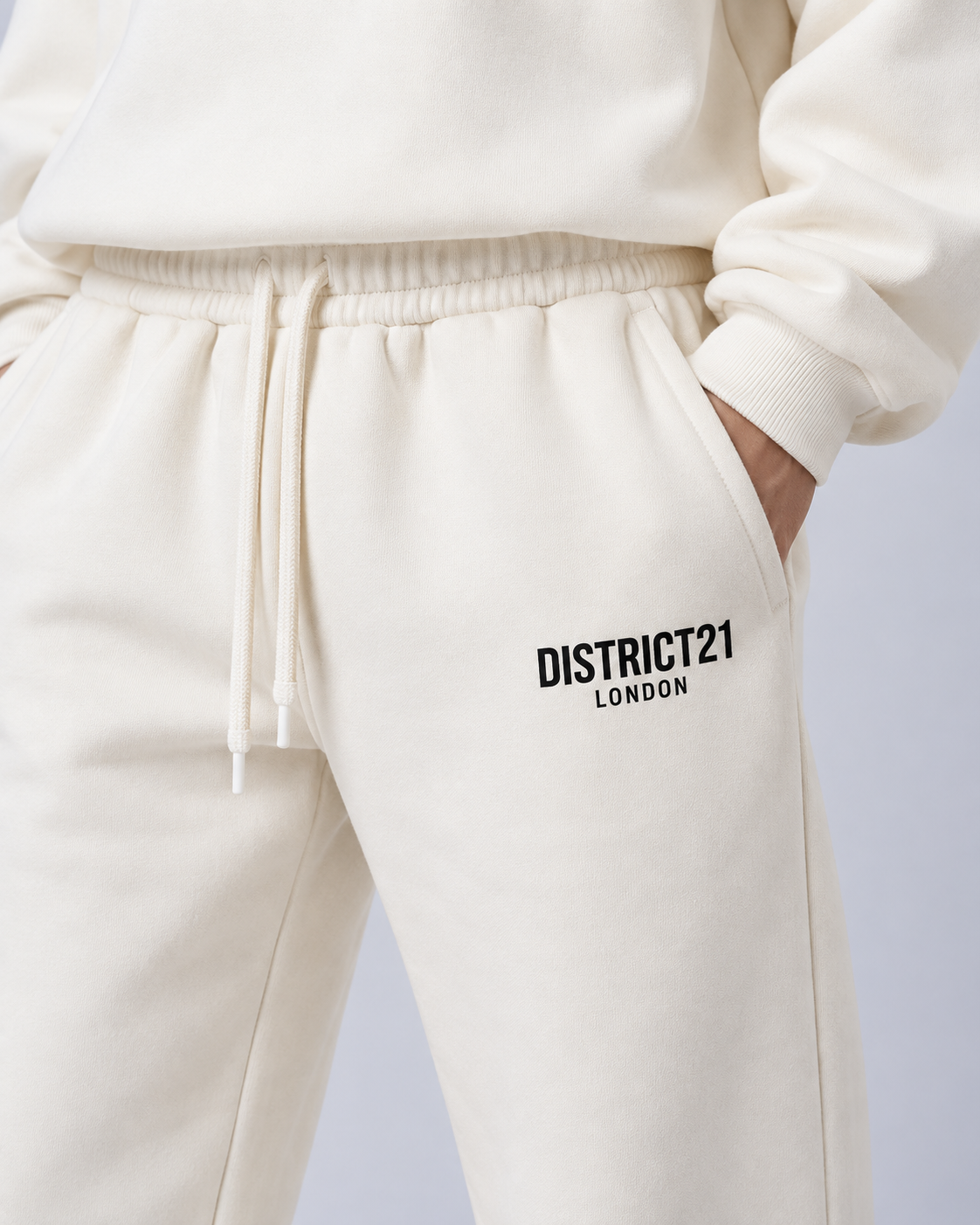 DISTRICT21 Logo Joggers – Cream