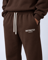 DISTRICT21 Logo Joggers – Coffee Brown